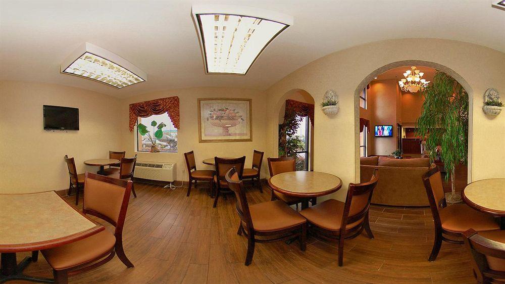 Quality Inn & Suites Пайн-Блафф Екстер'єр фото