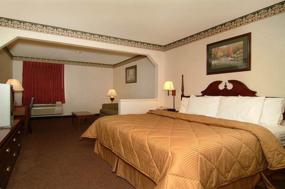 Quality Inn & Suites Пайн-Блафф Номер фото